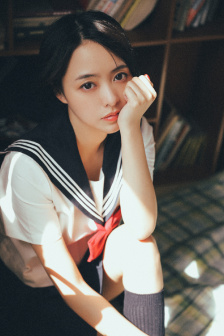 鬓边不是海棠红